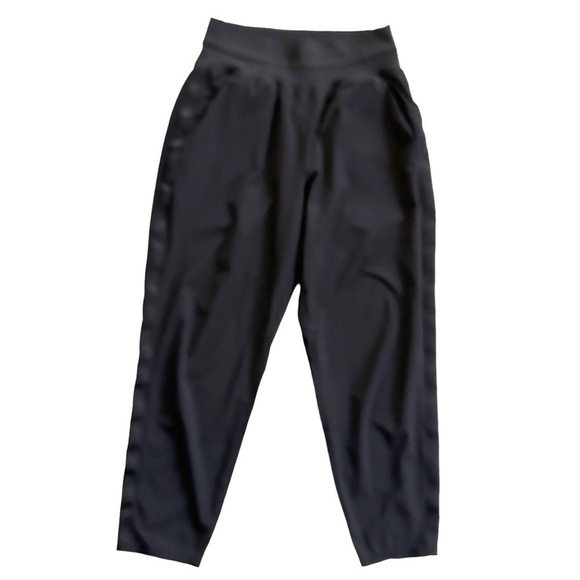 Athleta Nolita Slim Tapered Crop Pants in Black 4 - Picture 2 of 6